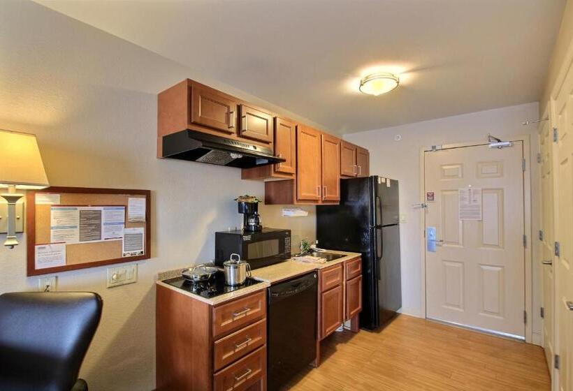 Студия Стандарт, Candlewood Suites Milwaukee Airport   Oak Creek, An Ihg