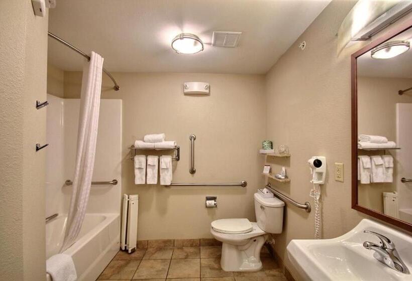 Люкс Кровать Кинг, Candlewood Suites Milwaukee Airport   Oak Creek, An Ihg