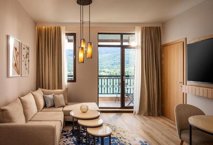 Suite with lake view, Hyatt Regency Pravets Resort