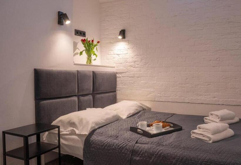 Quarto Estandar Banheiro Compartilhado, New World St Hostel And Private Room