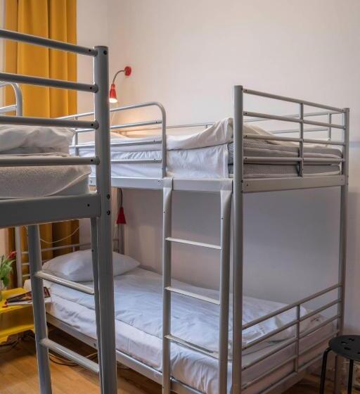Quarto quádruplo Económico Casa de banho partilhada, New World St Hostel And Private Room