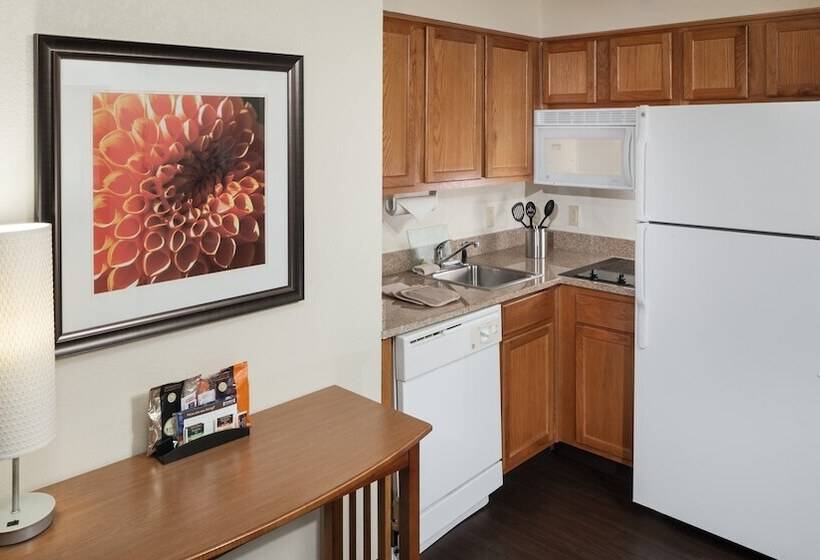스위트, Staybridge Suites Jackson, An Ihg