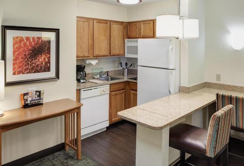 스위트, Staybridge Suites Jackson, An Ihg