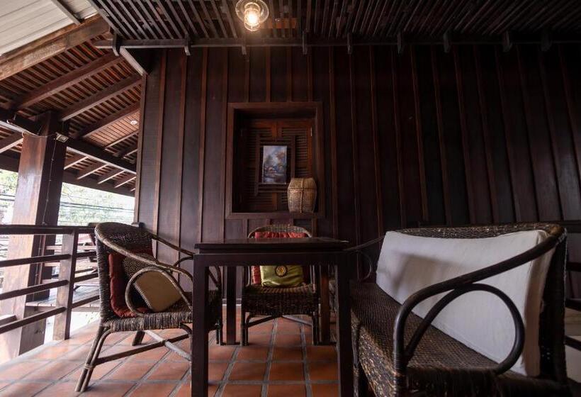 디럭스 스위트, Ancient Luang Prabang