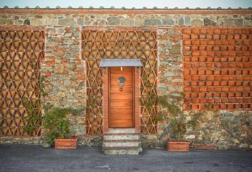 Люкс, Tenuta San Pietro Hotel & Restaurant