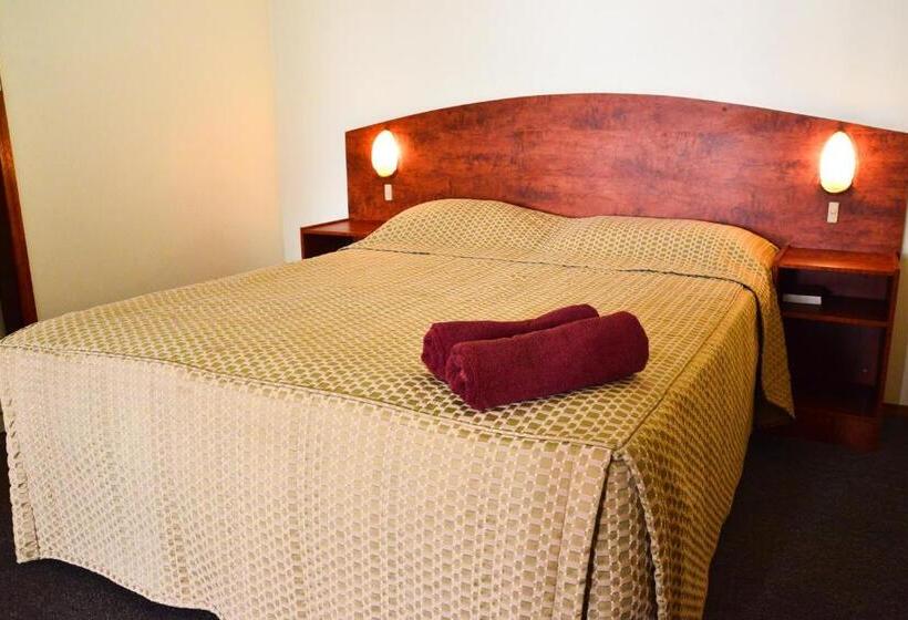 Четырехместный Номер Стандарт, Erldunda Desert Oaks Resort