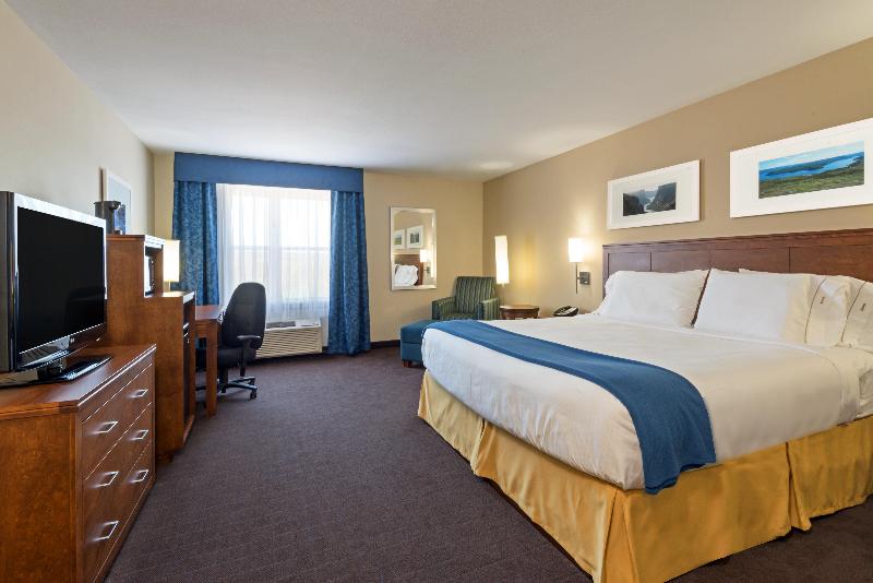장애인을 위한 킹사이즈 침대 스탠다드 룸, Holiday Inn Express Deer Lake, An Ihg