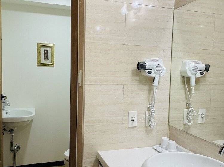 Люкс, Toyoko Inn Daejeon Government Complex