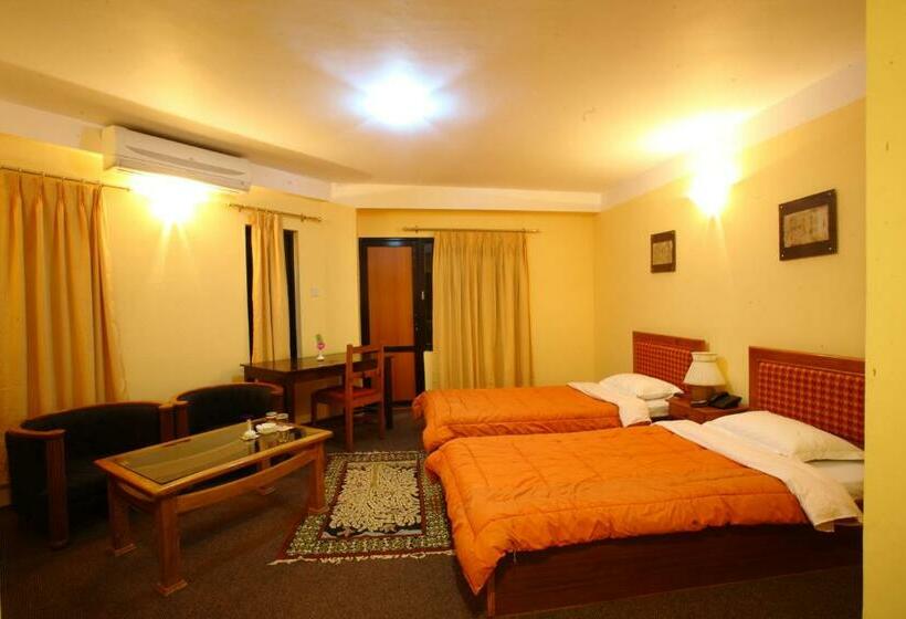 Deluxe Room, Royal Astoria Hotel