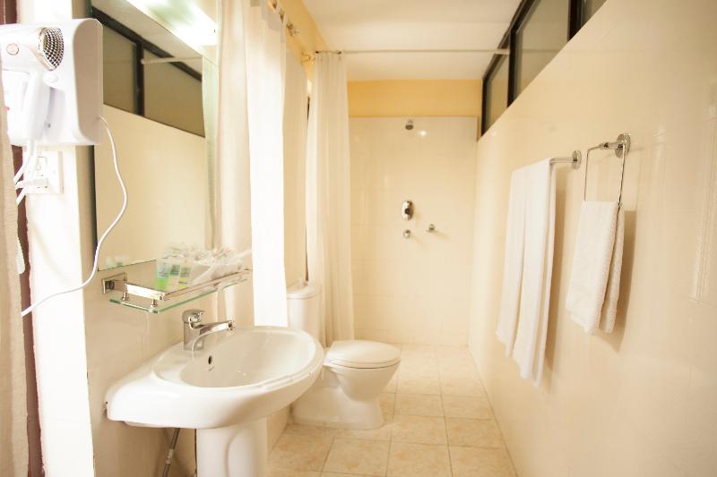 Deluxe Room, Royal Astoria Hotel
