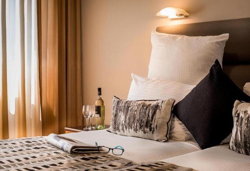 Трехместный Номер Классика, C Hotel Neve Ilan