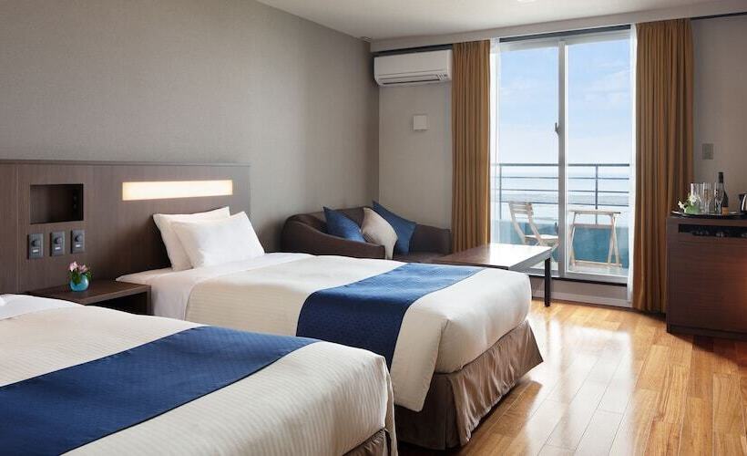 オーシャンビューのプレミアムルーム。, Cypress Resort Kumejima