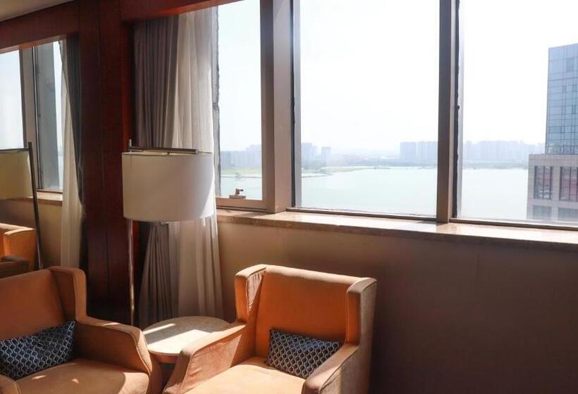 Номер Deluxe, Four Points By Sheraton Suzhou