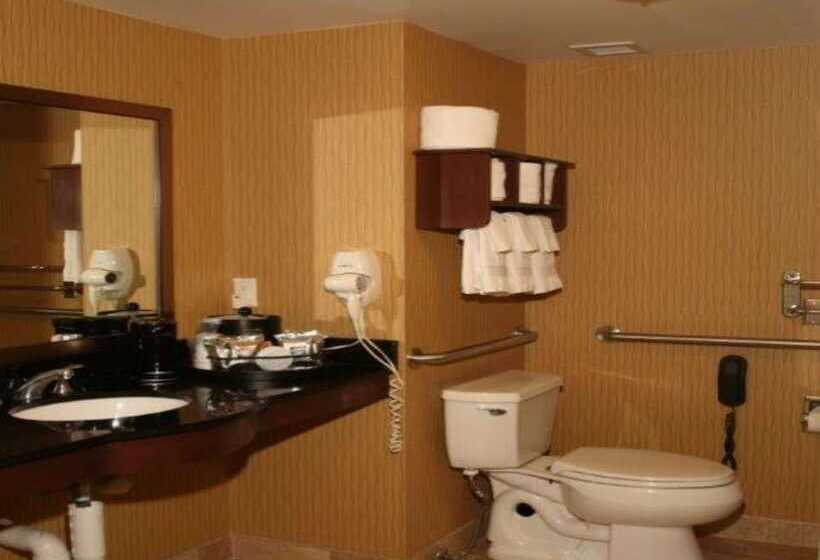 Номер Стандарт, Hampton Inn & Suites Aberdeen