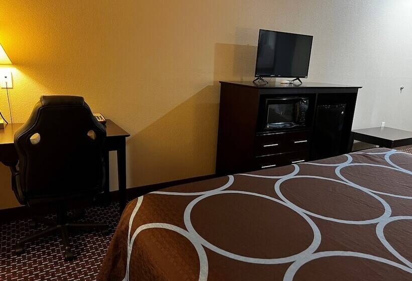 Студия Стандарт, Super 8 By Wyndham Center