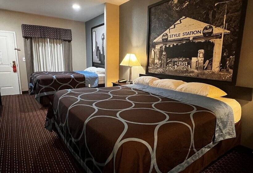 Студия Стандарт, Super 8 By Wyndham Center