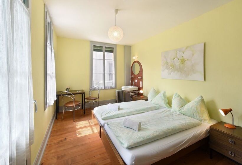 اتاق استاندارد با سرویس بهداشتی مشترک, Budget Waldhotel Unspunnen