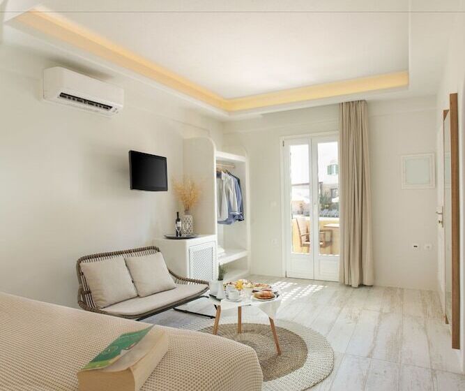 주니어 스위트 측면 바다 전망, Finikas