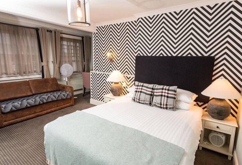 اتاق استاندارد سه نفره, White Hart, Newmarket By Marston's Inns