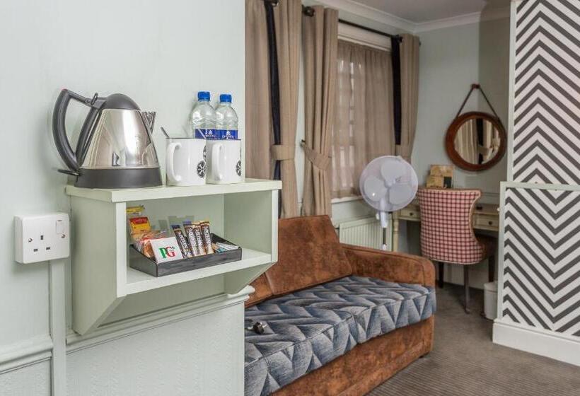 اتاق استاندارد سه نفره, White Hart, Newmarket By Marston's Inns