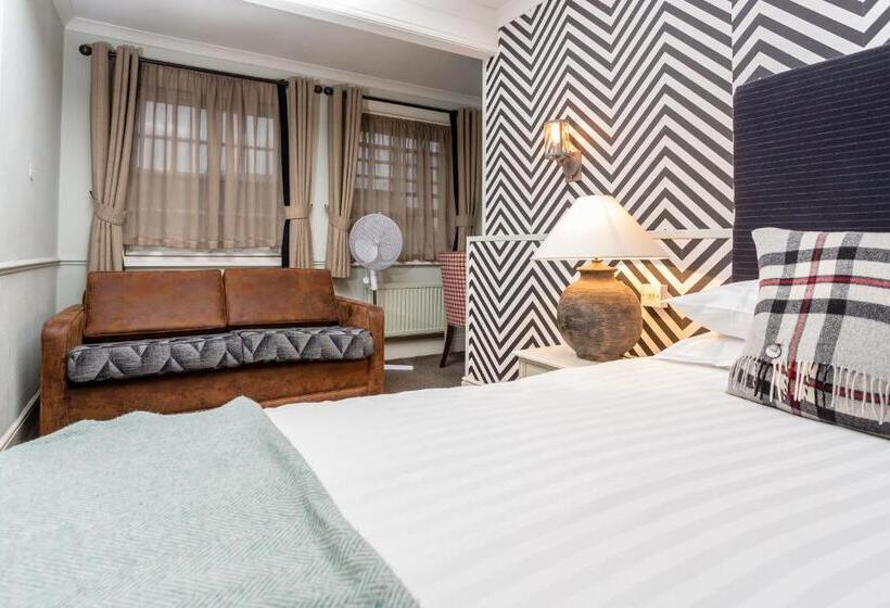Номер Стандарт Трехместный, White Hart, Newmarket By Marston's Inns