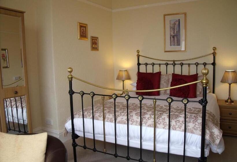 Номер Superior Вид на Море, Britannia Guest House