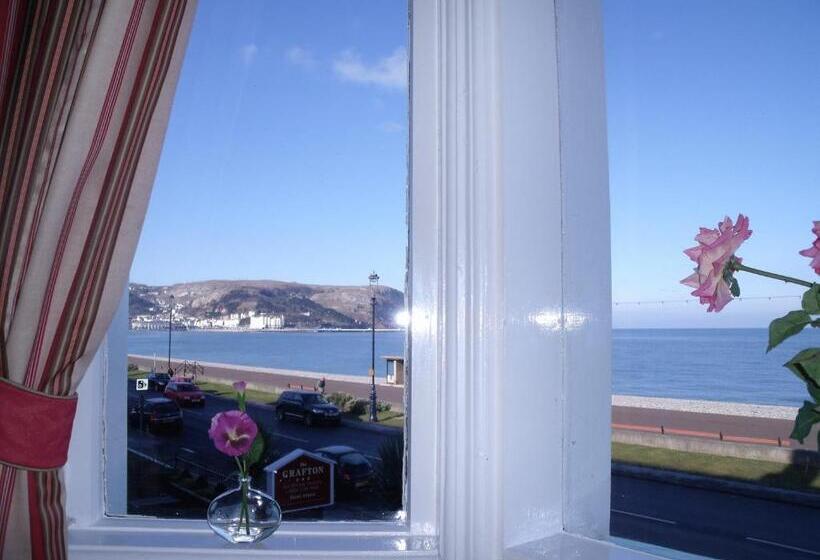 Номер Superior Вид на Море, Britannia Guest House
