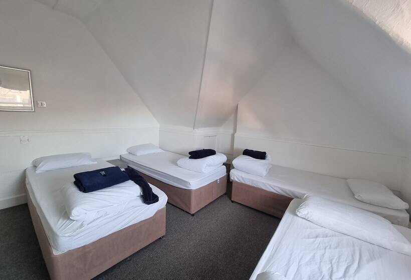 اتاق استاندارد چهارنفره با سرویس بهداشتی مشترک, The Lodge