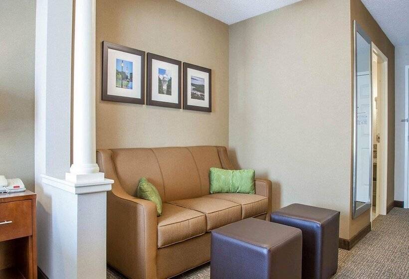 Люкс, Comfort Suites West Warwick  Providence