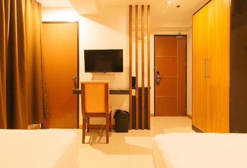 디럭스 패밀리 룸, Guijo Suites Makati