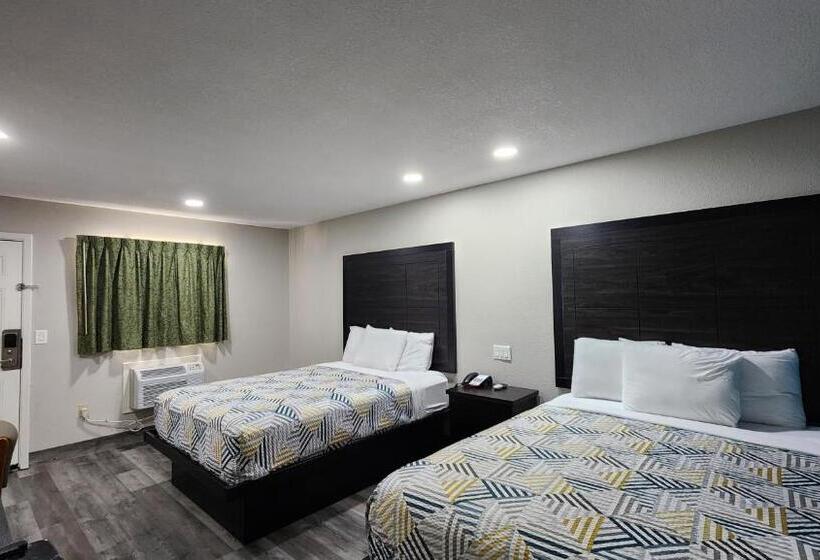 Номер Стандарт, Scottish Inn & Suites
