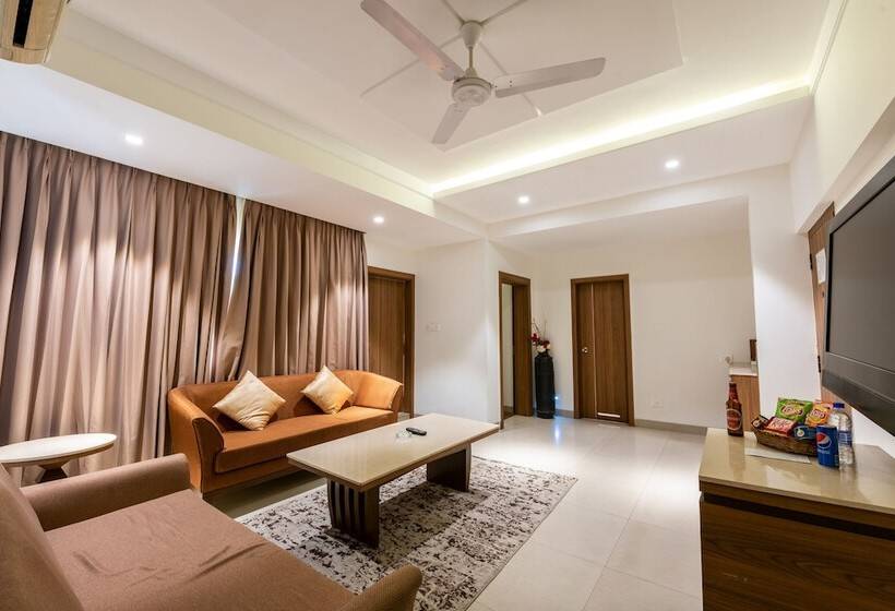 חדר קלאב, Click Hotel Nashik