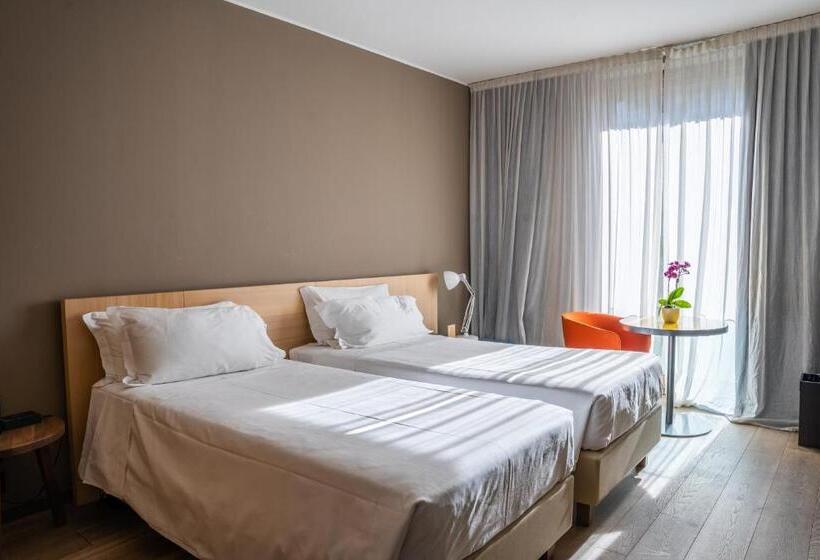 اتاق لوکس, Parc Hotel Billia