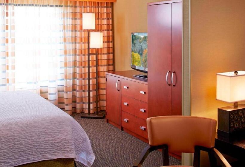 Люкс Executive Кровать Кинг, Courtyard By Marriott Ithaca Airport/university