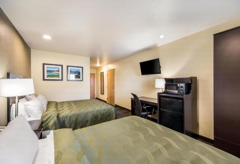 Люкс, Quality Inn & Suites Near Nas Fallon