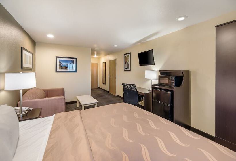 Люкс Адаптированный для Инвалидов, Quality Inn & Suites Near Nas Fallon