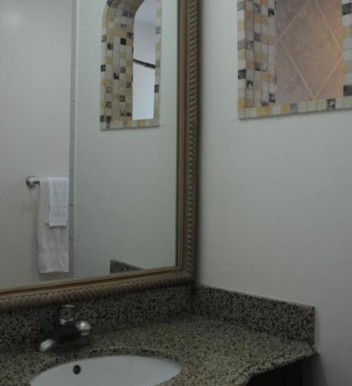 Family Suite, Oasis Inn And Suites