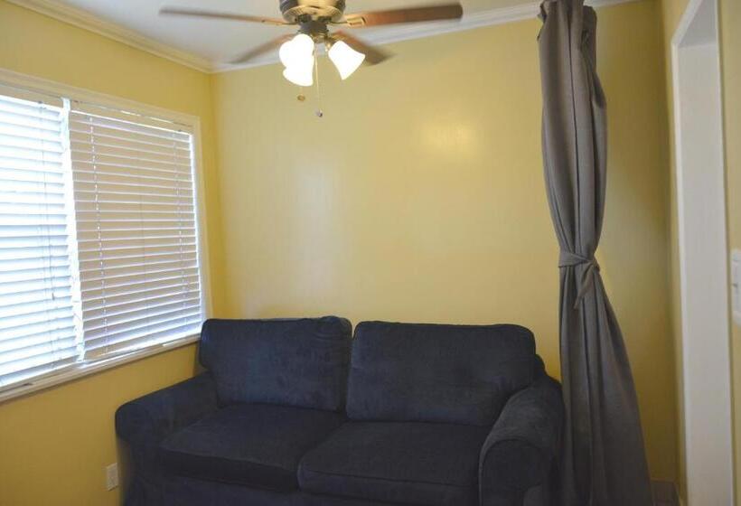 Family Suite, Oasis Inn And Suites