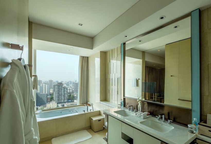 اتاق پرمیوم, Conrad Beijing