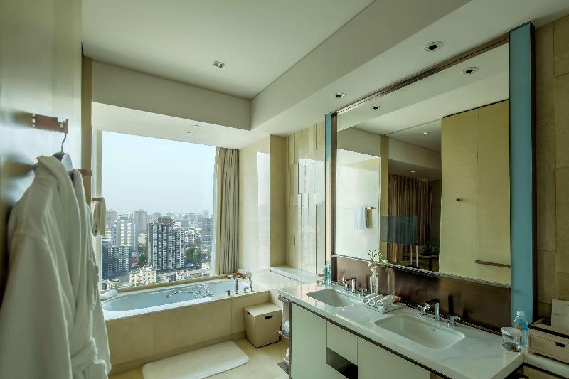 اتاق اجرایی با تخت بزرگ, Conrad Beijing