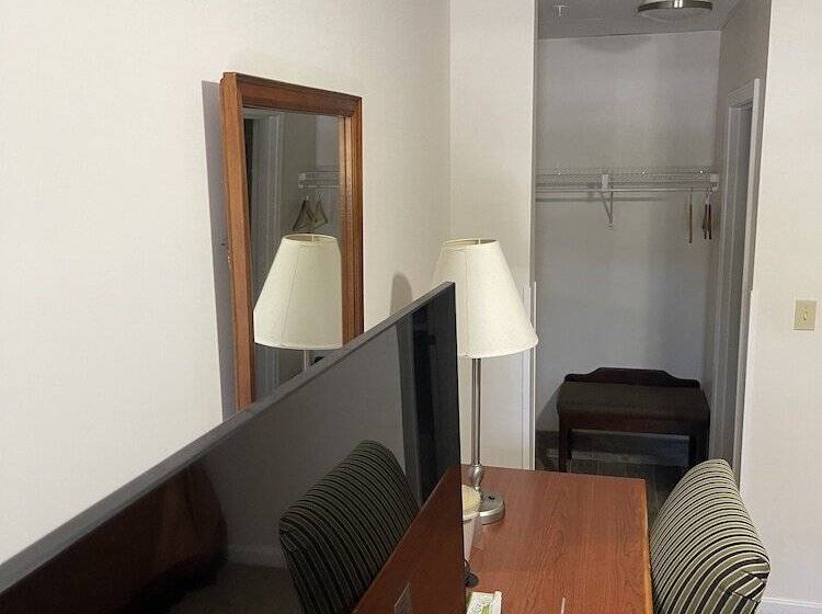 Номер Стандарт 2 Двуспальные Кровати, Colonial Motel