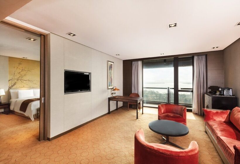 Люкс, Crowne Plaza Xuzhou Dalong Lake, An Ihg