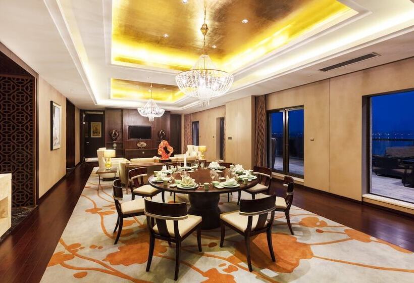 Президентский Люкс, Crowne Plaza Xuzhou Dalong Lake, An Ihg