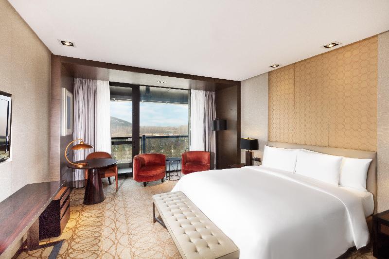 Люкс, Crowne Plaza Xuzhou Dalong Lake, An Ihg