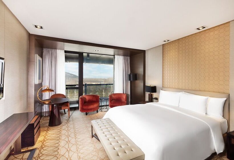 Номер Клуб, Crowne Plaza Xuzhou Dalong Lake, An Ihg