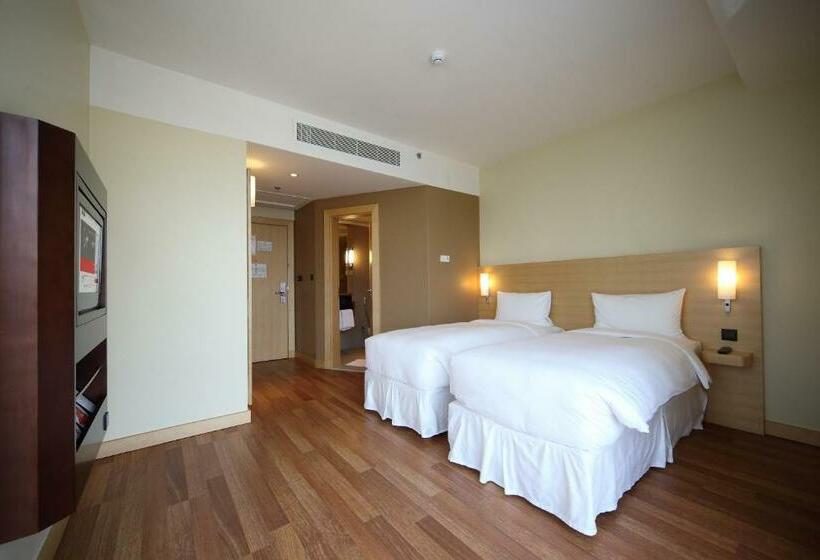 Номер Стандарт, Ibis Riyadh Olaya Street