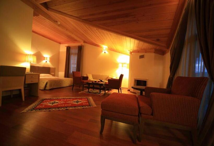سوییت جونیور, Iksir Resort Town