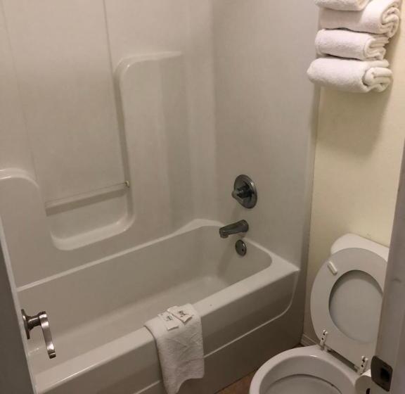 Люкс Кровать Кинг, Ozark Inn & Suites