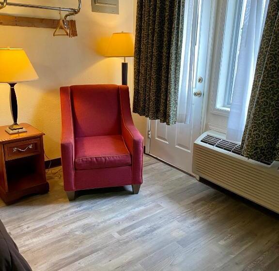 Люкс Кровать Кинг, Ozark Inn & Suites