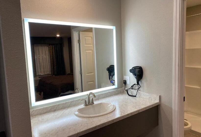 Люкс Superior, Ozark Inn & Suites